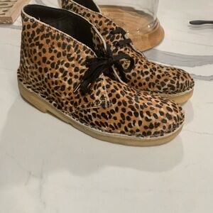 Clarks Leopard Print Chukka Boots NWOT